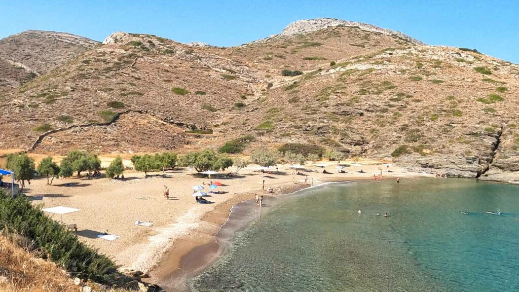 Spiaggia Agios Georgios a Sikinos